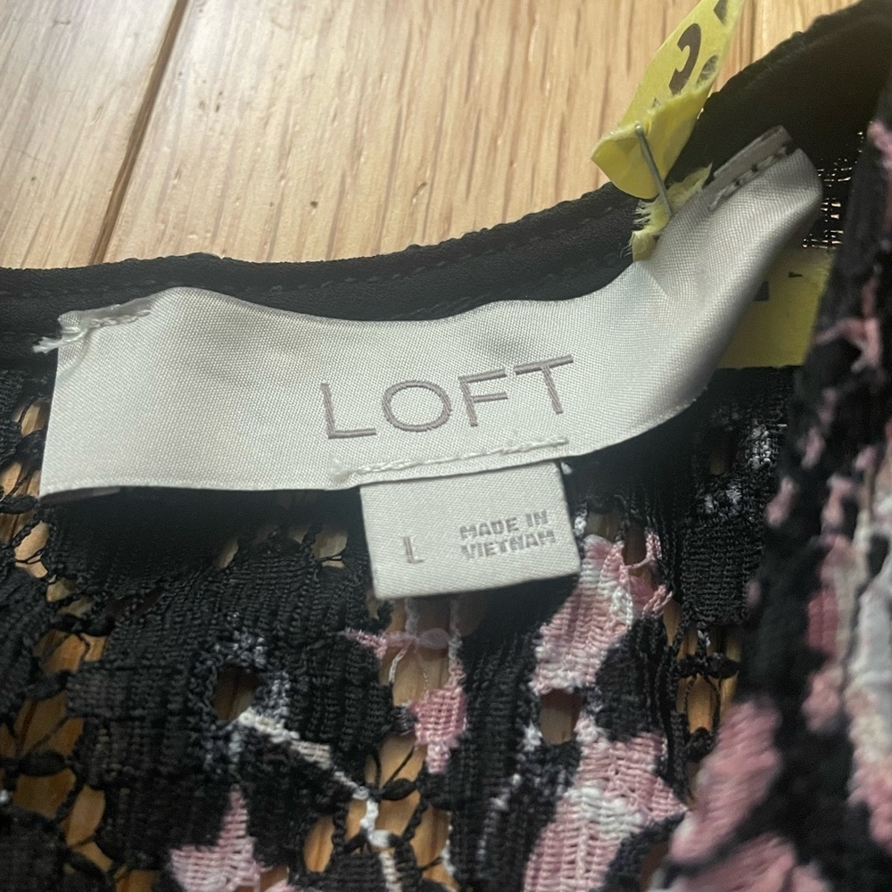 Loft Lace Black and Pink Floral Top Size Large - Picture 5 of 7